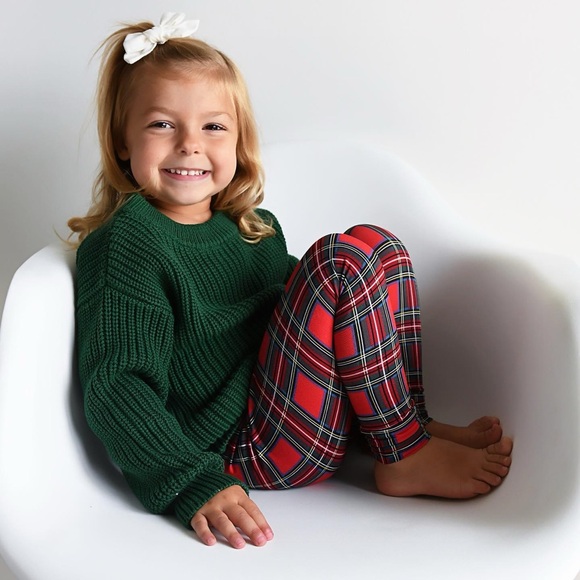 🆕 🌲 Gigi and Max Holland Two Piece Pajamas in 2T/3T - Picture 3 of 7